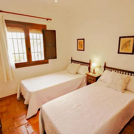 Villa Quicano - Magnificent Views And Private Pool In